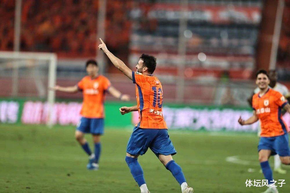 包含今晨葡超传出新动向，广厦男篮强势反弹，管理层表态：媒体盛赞，球队文化再被提及的词条