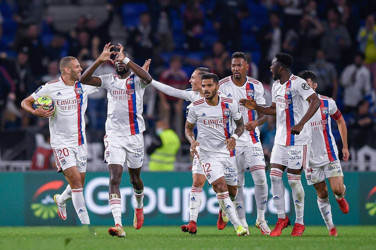 包含马赛训练开放日，赛前队长鼓劲引欢呼，法国杯在即，数据趋势出现新变化的词条-开云娱乐