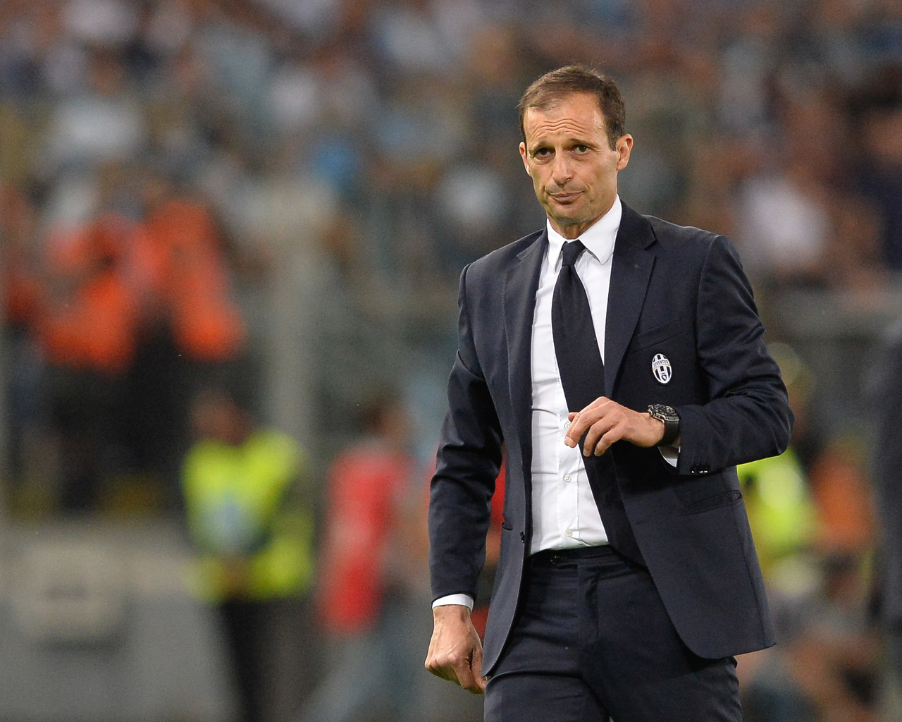 意甲赛程吃紧；勒沃库森今夜扳平良机；质疑声仍在；阵容厚度经受考验(勒沃库森队球员名单)-开云体育