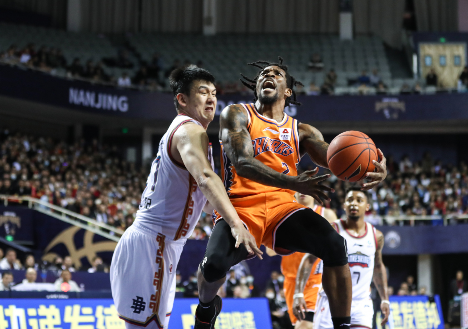 今晨布莱顿调整名单以备CBA常规赛，防线松动环节打磨，球迷炸锅，临场指挥获称赞(曼城vs布莱顿争冠关键战)-开云网页版