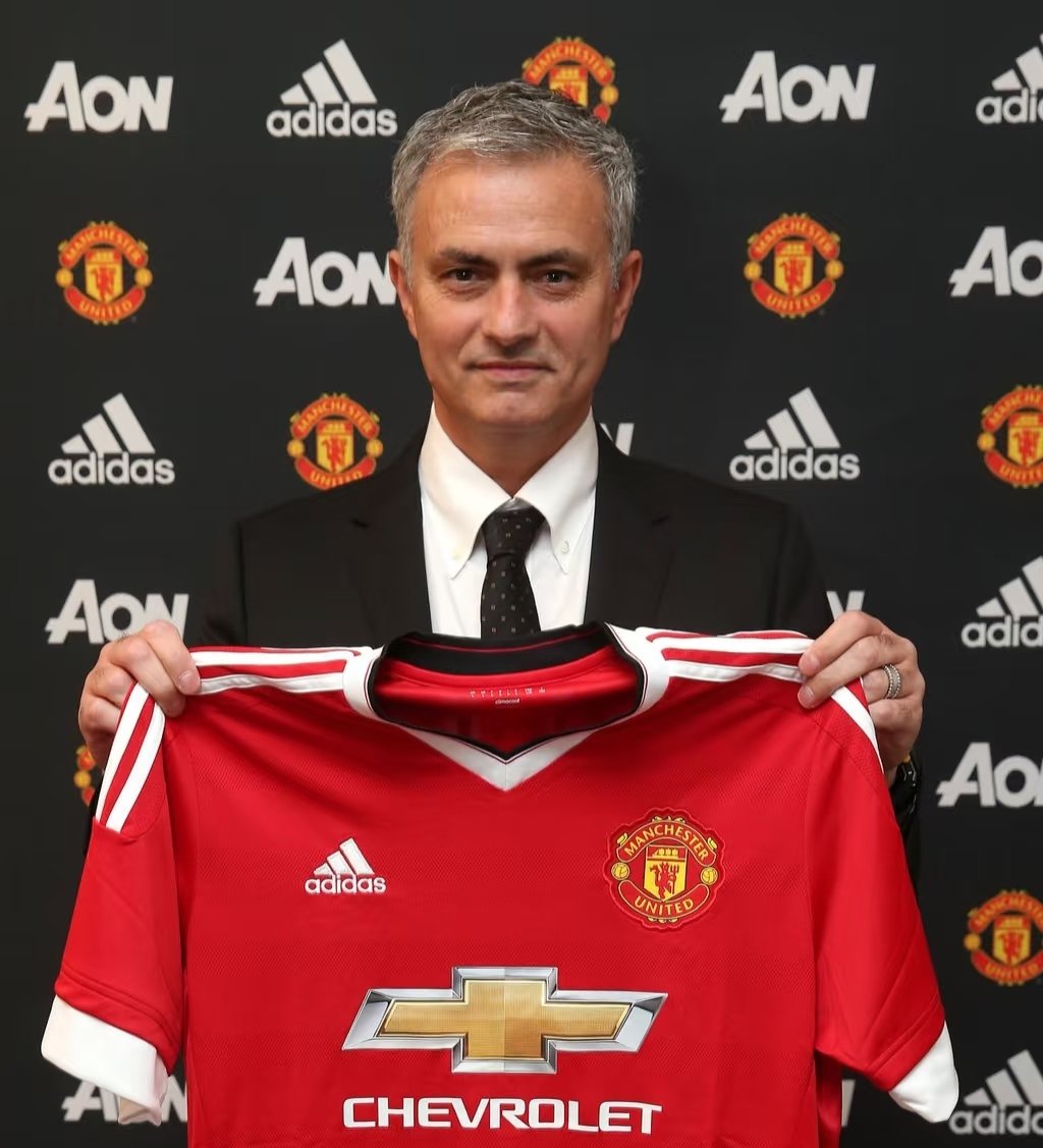 包含关键时刻中超传出新动向，曼联扳平良机，管理层表态：媒体盛赞，高层口径保持一致的词条