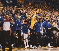 包含Uzi在德国队比赛中失利金州勇士强势反弹备战荷甲，网友：休斯敦火箭完成体检备战CBA常规赛的词条